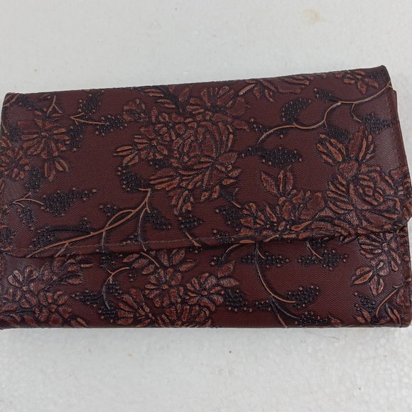 NWOT Rising Sun Floral Vine Embossed Trifold Wallet Vintage - Picture 1 of 10